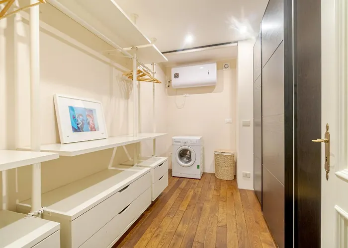Corso Vittorio & Roomy Flat アパート